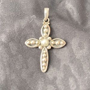 Silpada (S0971) Pearl Accent Cross Pendant